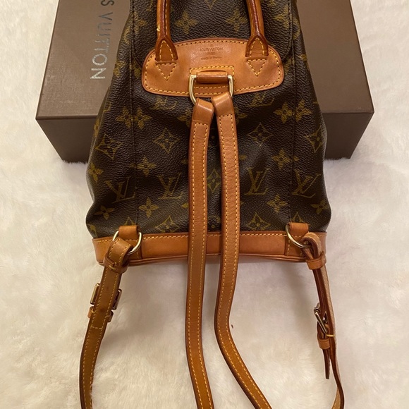 Louis Vuitton - Picture 4 of 9